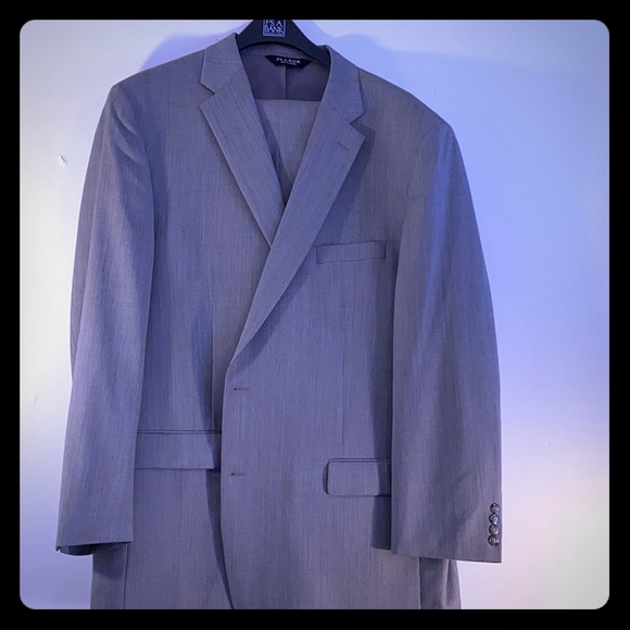 Jos. A. Bank Men’s 50R suit jacket with pants - Picture 1 of 6